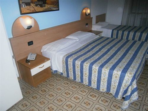 Dujany Hotel Nus Ngoại thất bức ảnh
